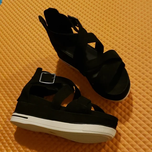 Eileen fisher sandal. Not used. - Picture 1 of 4